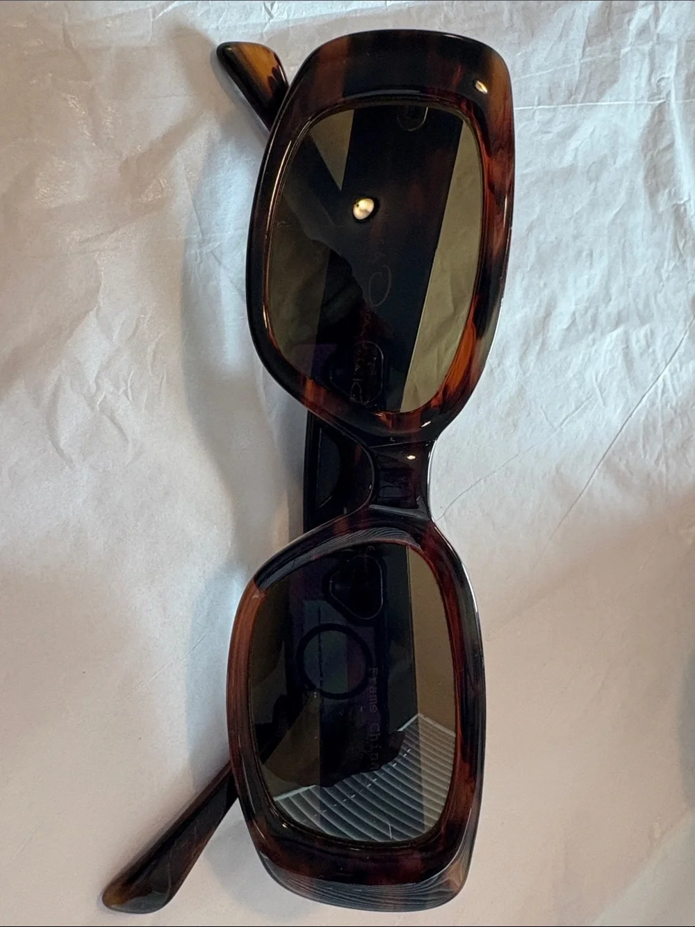 Oscar de la Renta Tortoiseshell Sunglasses with Dark Lenses